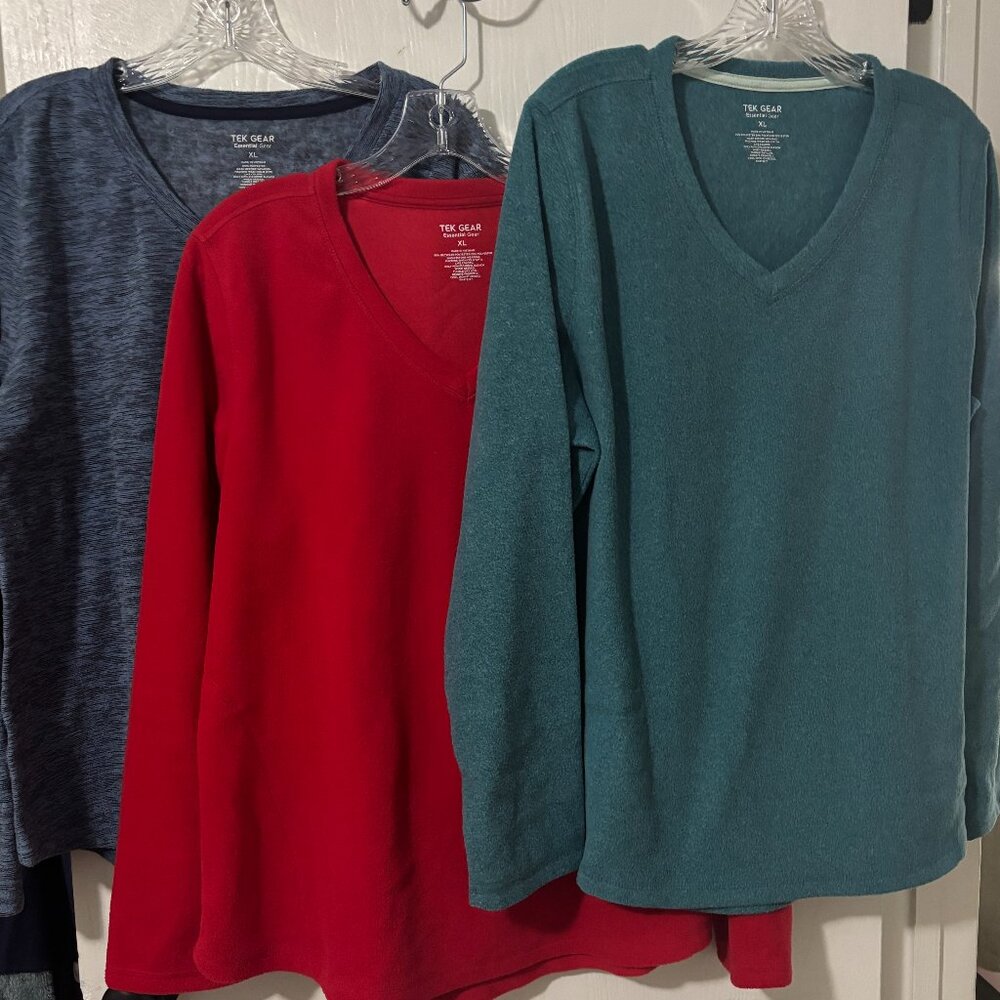 Tek Gear V-Neck Fleece pullovers